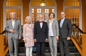 Jubilar und Vorstände (v.l.): Prof. Carstensen, Dr. Christa und Prof. A.-F. Holstein, Prof. Schwappach-Pignataro, Prof. Gerloff