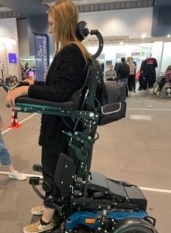 Vertikalisierung mittels Rollstuhl