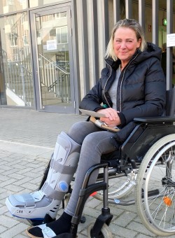 Im Rollstuhl unterwegs:  Mit gebrochenem Fuß übers Wochenende nach Berlin