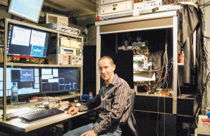 Prof. Dr. Thomas Oertner, Direktor des Instituts für Synaptische Physiologie am ZMNH, entwickelt optogenetische Methoden für die Hirnforschung