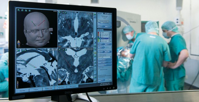 Navi-Software für Hirnchirurgen: Das erfolgreiche Einsetzen einer Elektrode gelingt nur dur genaue Planung des Operationsweges