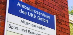 Schild des Ambulanzzentrums