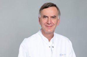 Dr. Axel Nierhaus