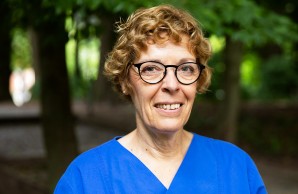 Portrait Frau Waltraud Hubert, Kinderkrankenschwester spezialisiert für Leukodystrophien